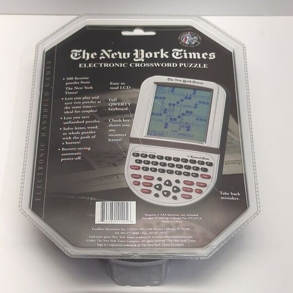 THE NEW YORK TIMES Electronic Crossword Puzzle Hand Held Game 500 Puzzles NEW - Picture 5 of 5